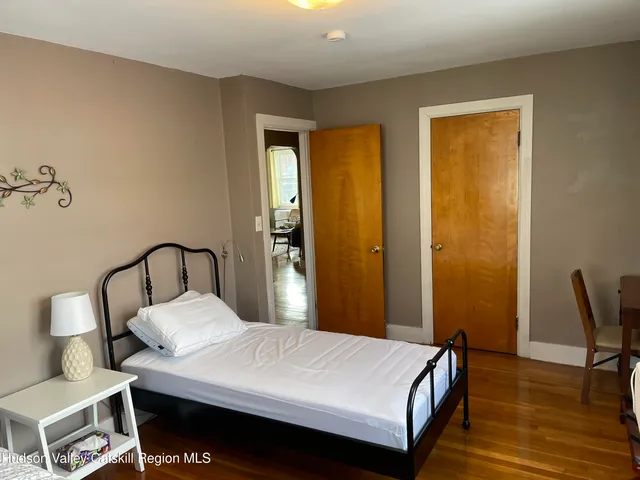 $2,400 | 211 Main Street, Unit A, Saugerties, NY 12477