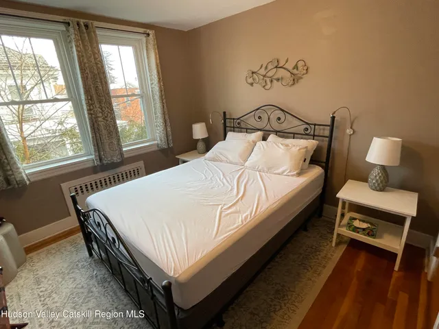 $2,400 | 211 Main Street, Unit A, Saugerties, NY 12477