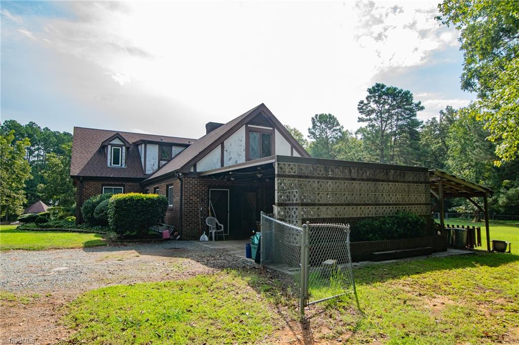 650 Stone Road Graham, NC 27253 - Photo 4 of 48