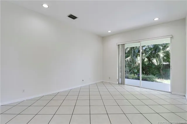 $450,000 | 4735 Southeast Winter Haven Court, Stuart, FL 34997