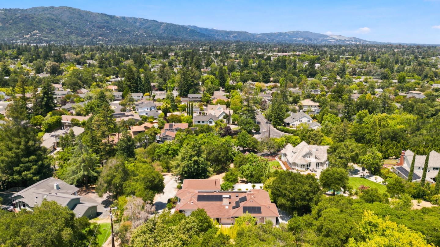 16057 Shannon Road Los Gatos, CA 95032 - Photo 3 of 57