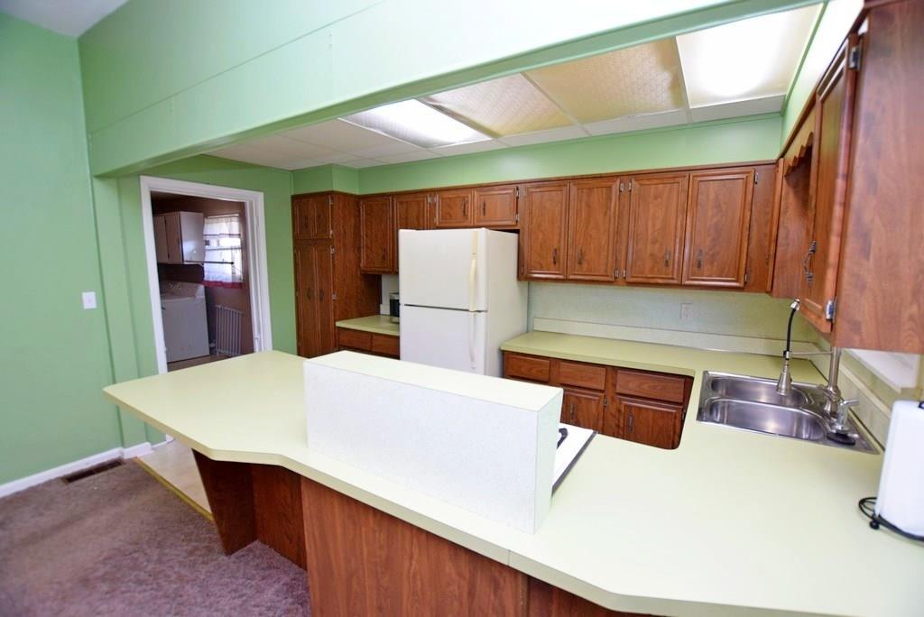 112 East High Street Pendleton, IN 46064 - Photo 7 of 22