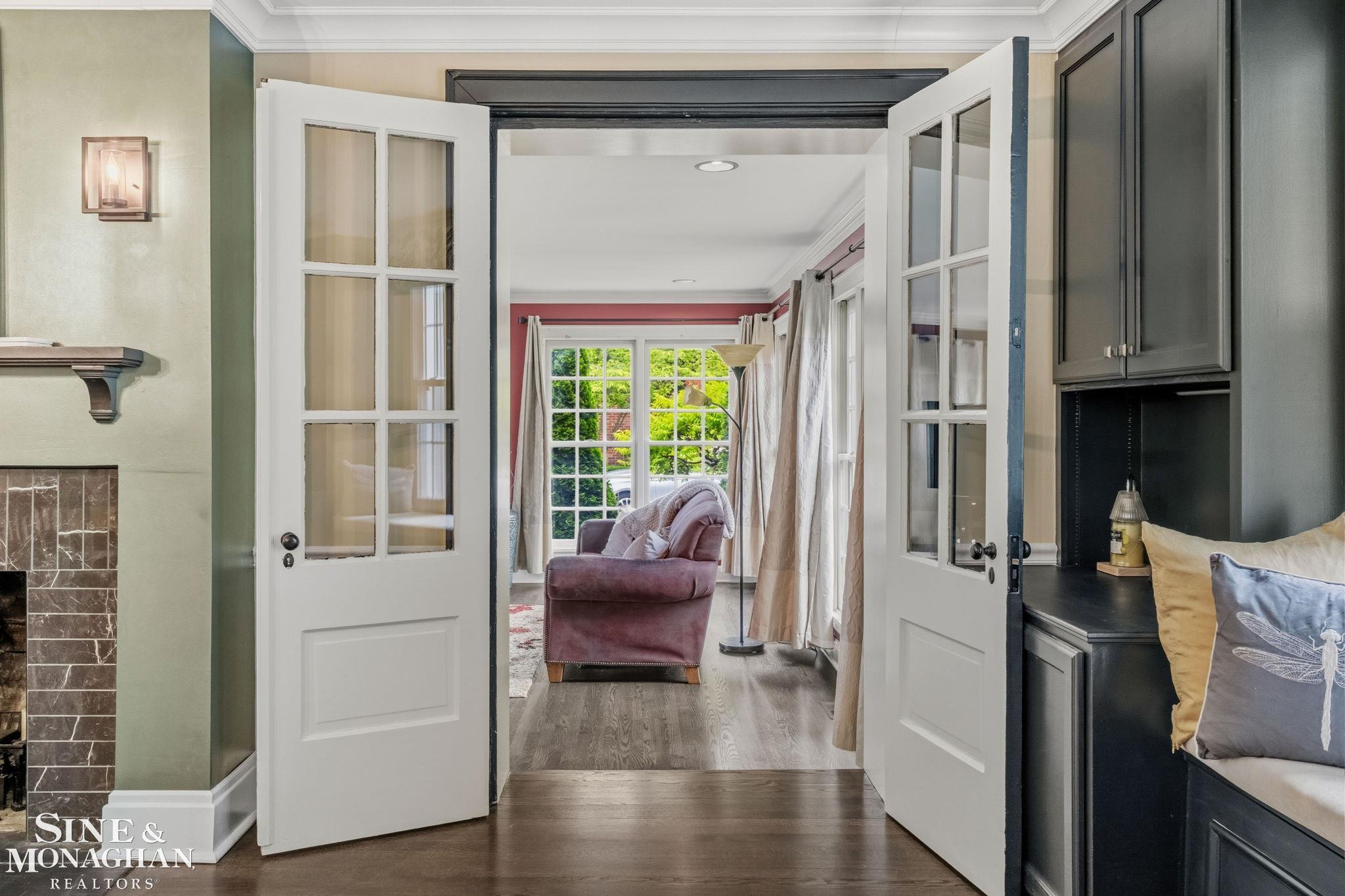 580 Hampton Road Grosse Pointe Woods, MI 48236 - Photo 5 of 77