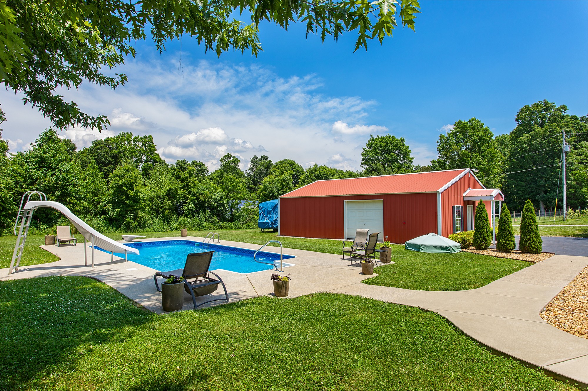 182 West Harper Road Portland, TN 37148 - Photo 8 of 29 a view of a backyard with sitting area