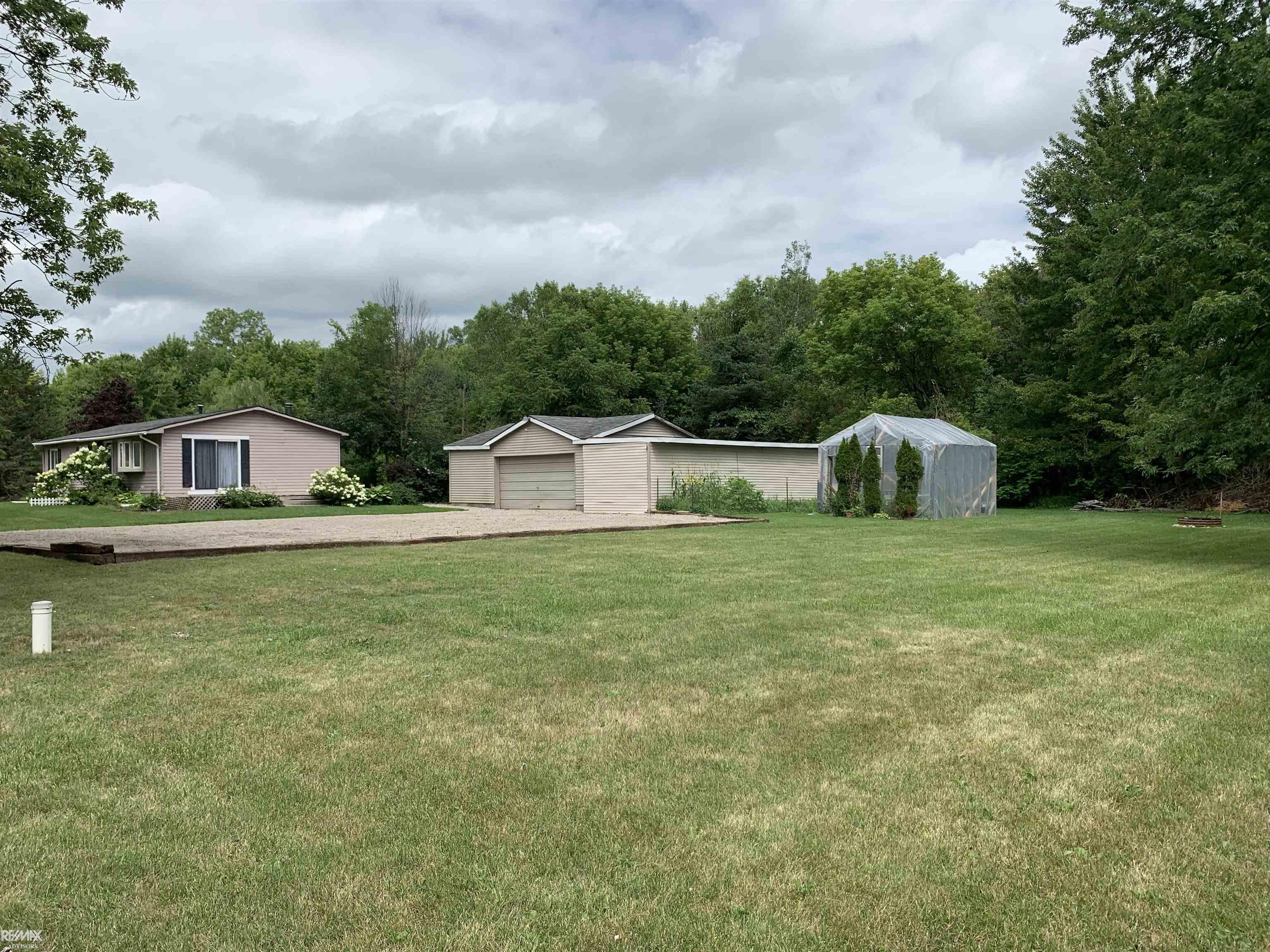 1255 Hessen Road Columbus, MI 48063 - Photo 4 of 50 50093618-3.JPG