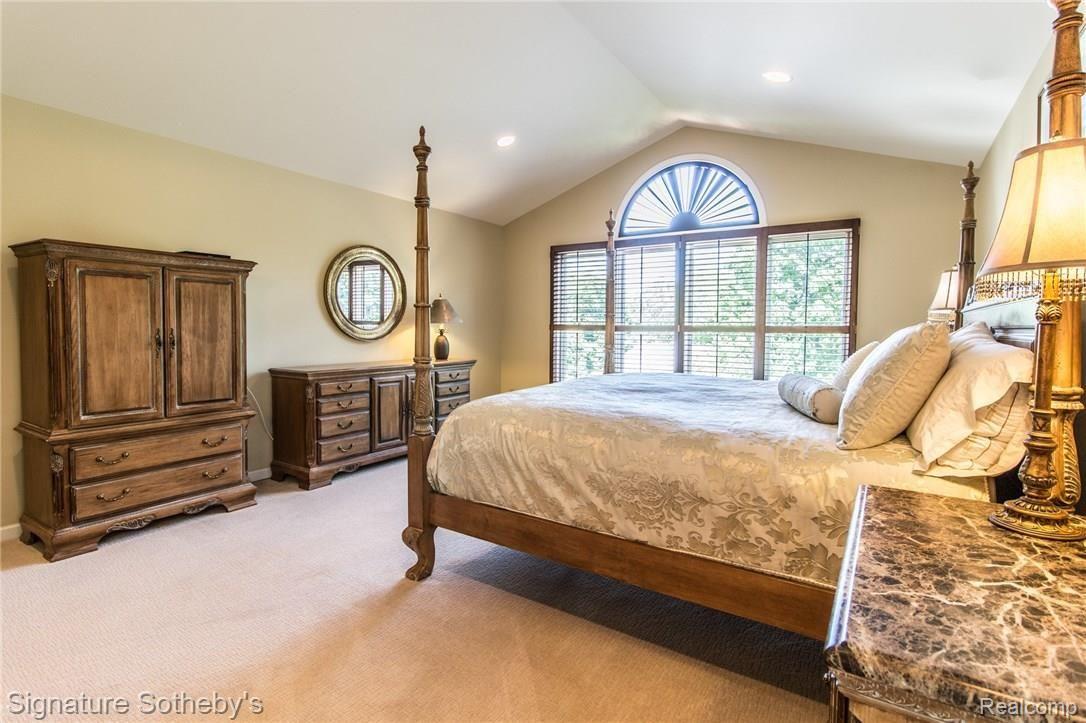 1650 Scenic Hollow Rochester, MI 48306 - Photo 38 of 60 612018HDR.jpg