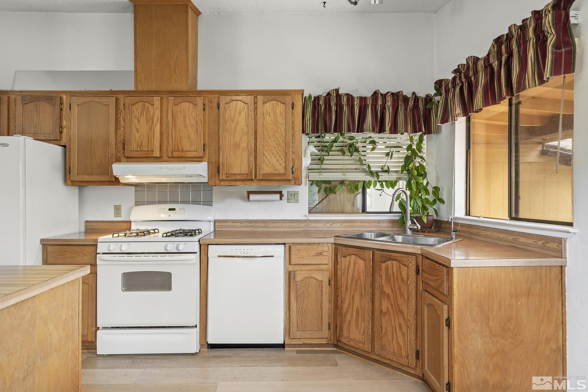 237 Rue De Lane Sparks, NV 89434 - Photo 13 of 39 Photo 13