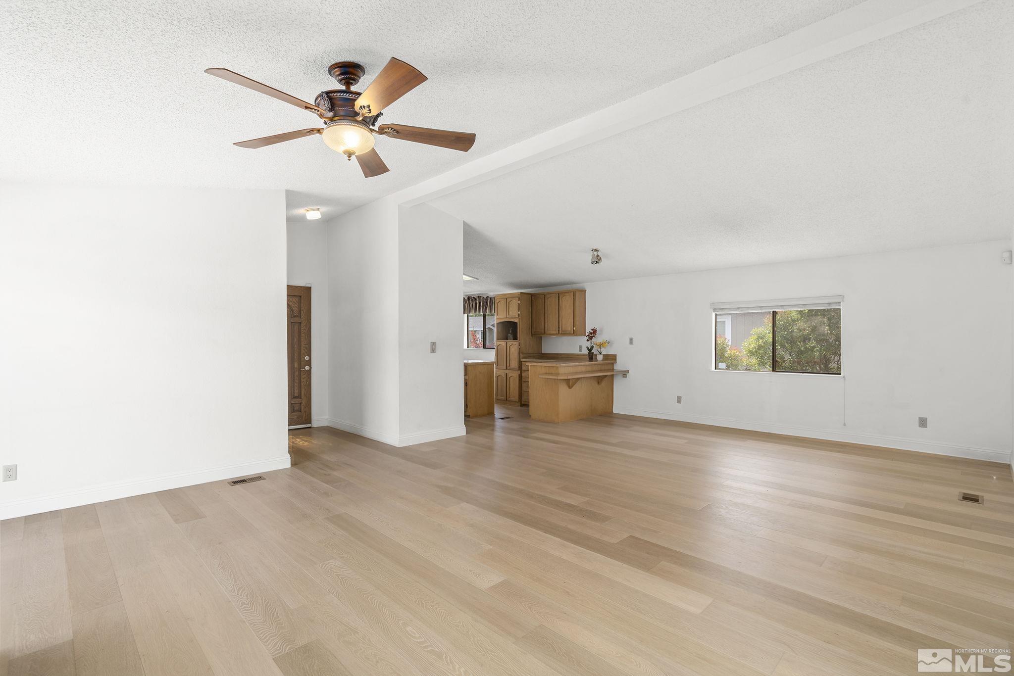 237 Rue De Lane Sparks, NV 89434 - Photo 7 of 39 Photo 7