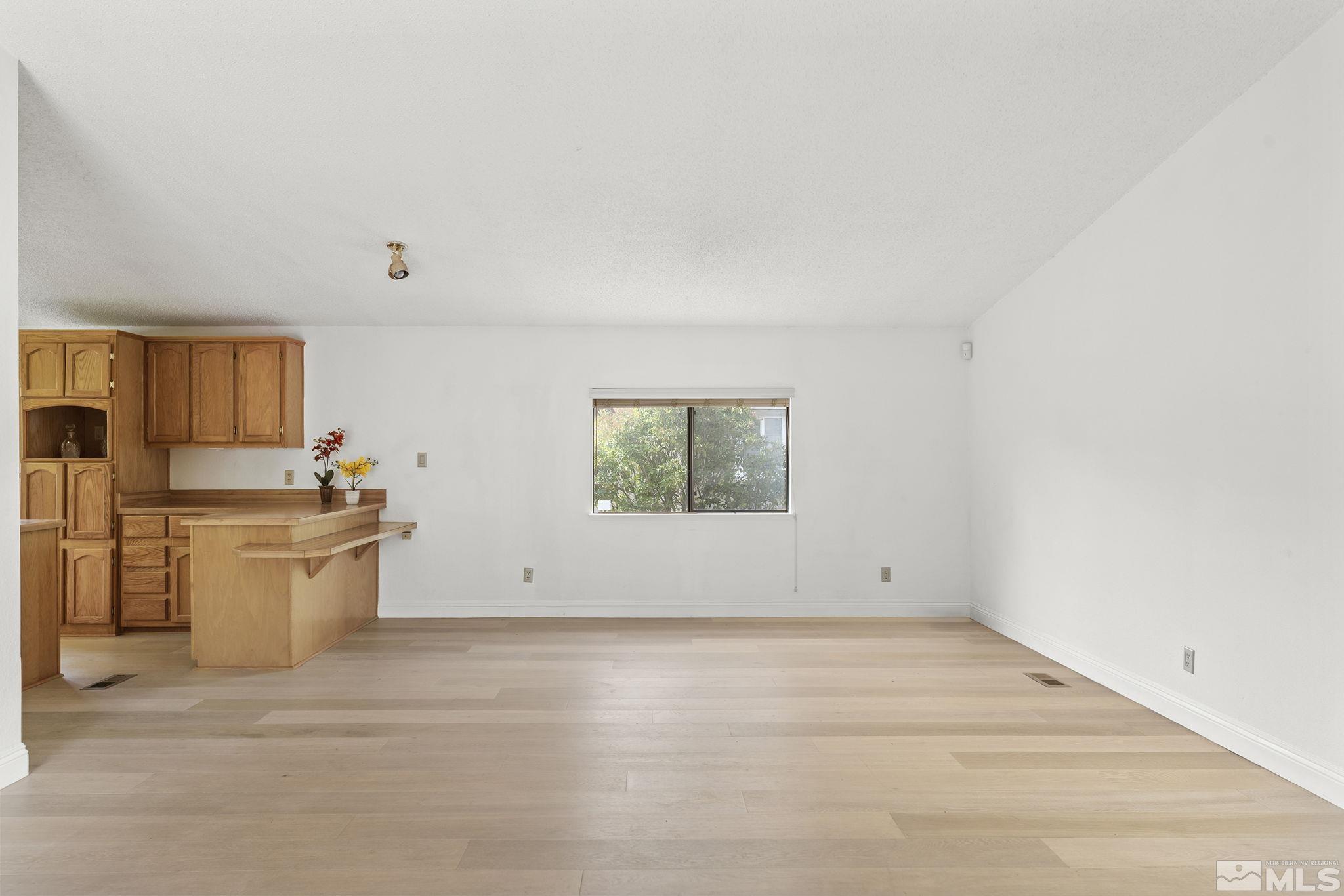 237 Rue De Lane Sparks, NV 89434 - Photo 9 of 39 Photo 9