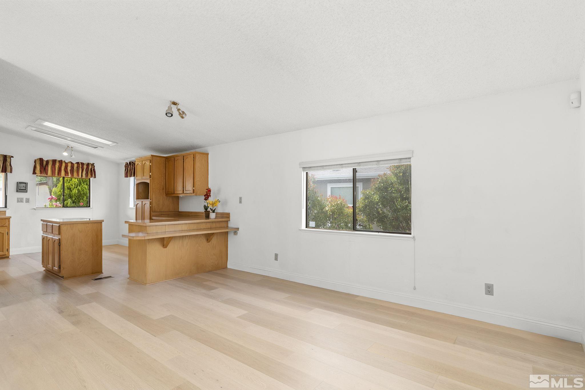 237 Rue De Lane Sparks, NV 89434 - Photo 10 of 39 Photo 10