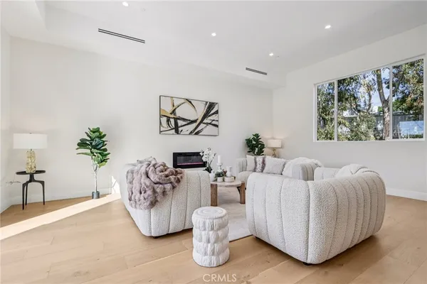 $3,895,000 | 10511 Mary Bell Avenue, Shadow Hills, CA 91040