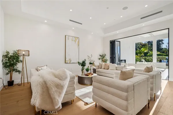 $3,895,000 | 10511 Mary Bell Avenue, Shadow Hills, CA 91040