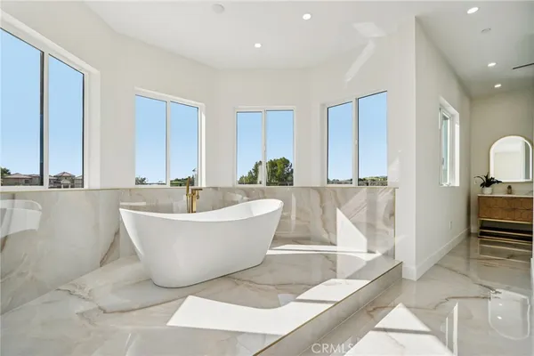 $3,895,000 | 10511 Mary Bell Avenue, Shadow Hills, CA 91040