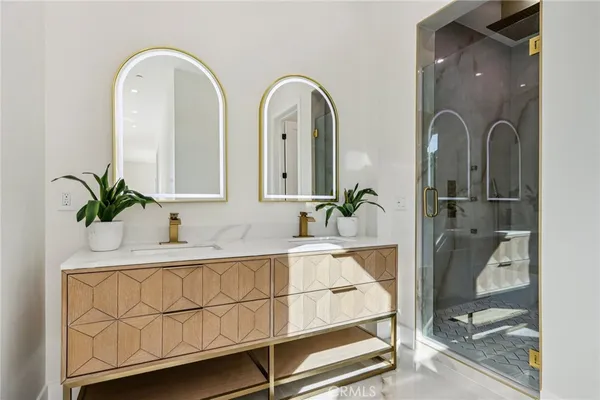 $3,895,000 | 10511 Mary Bell Avenue, Shadow Hills, CA 91040