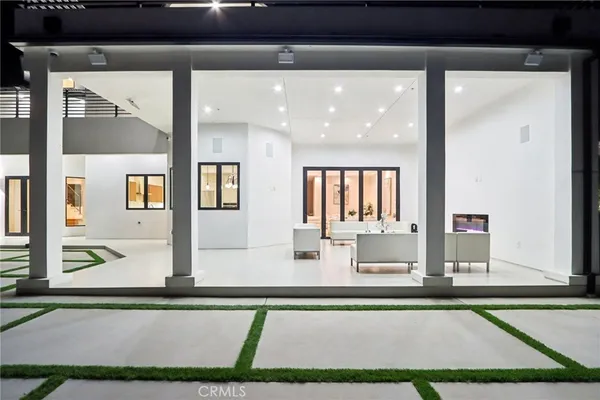 $3,895,000 | 10511 Mary Bell Avenue, Shadow Hills, CA 91040