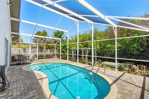 $545,000 | 212 14th Place, Vero Beach, FL 32960
