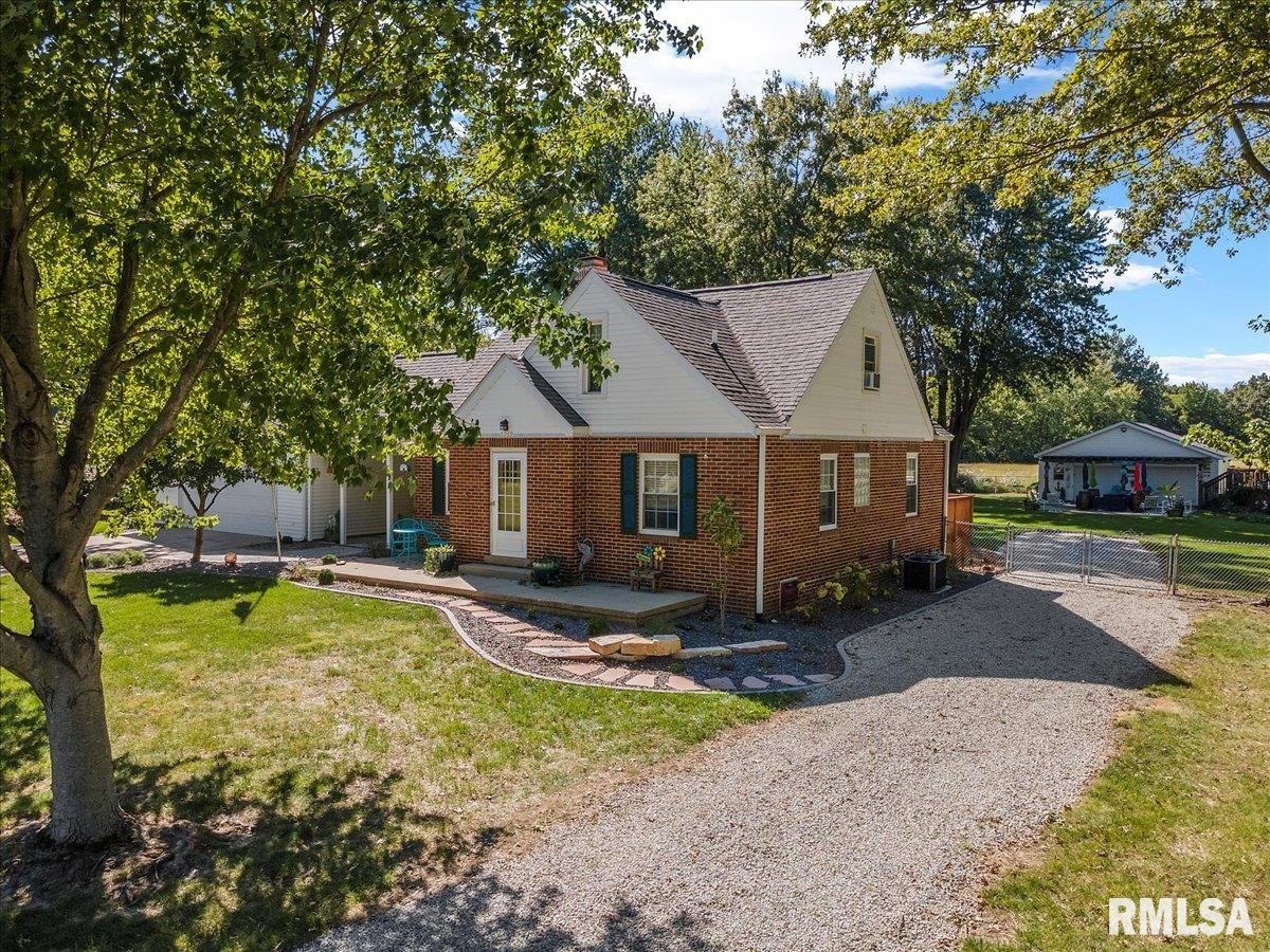 5939 North Lake Road Springfield, IL 62711 - Photo 5 of 63