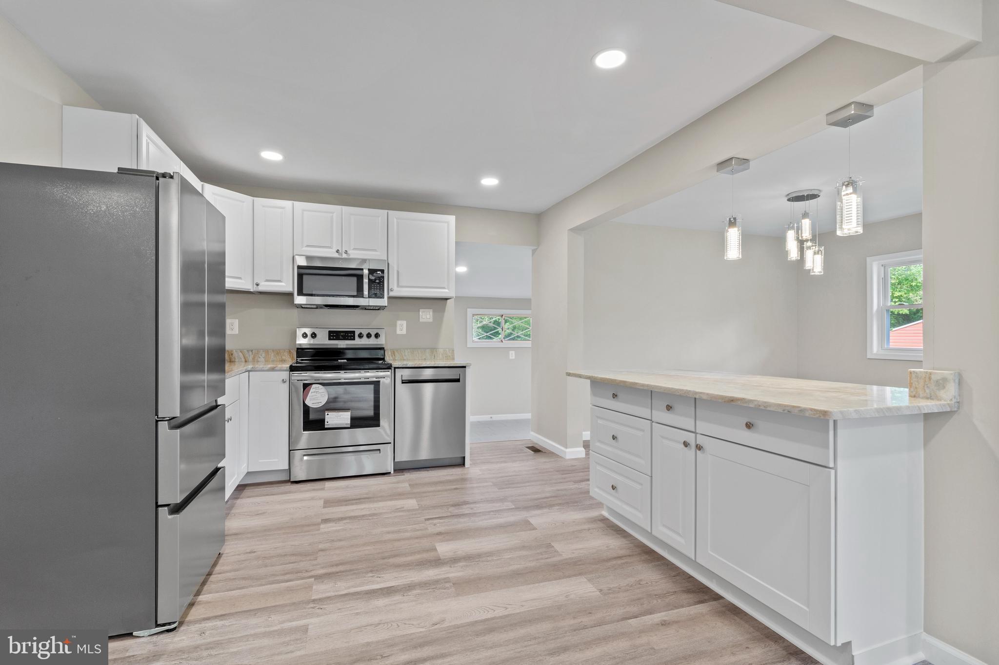 8708 Crest Road Severn, MD 21144 - Photo 4 of 41 kitchen+kitchen island