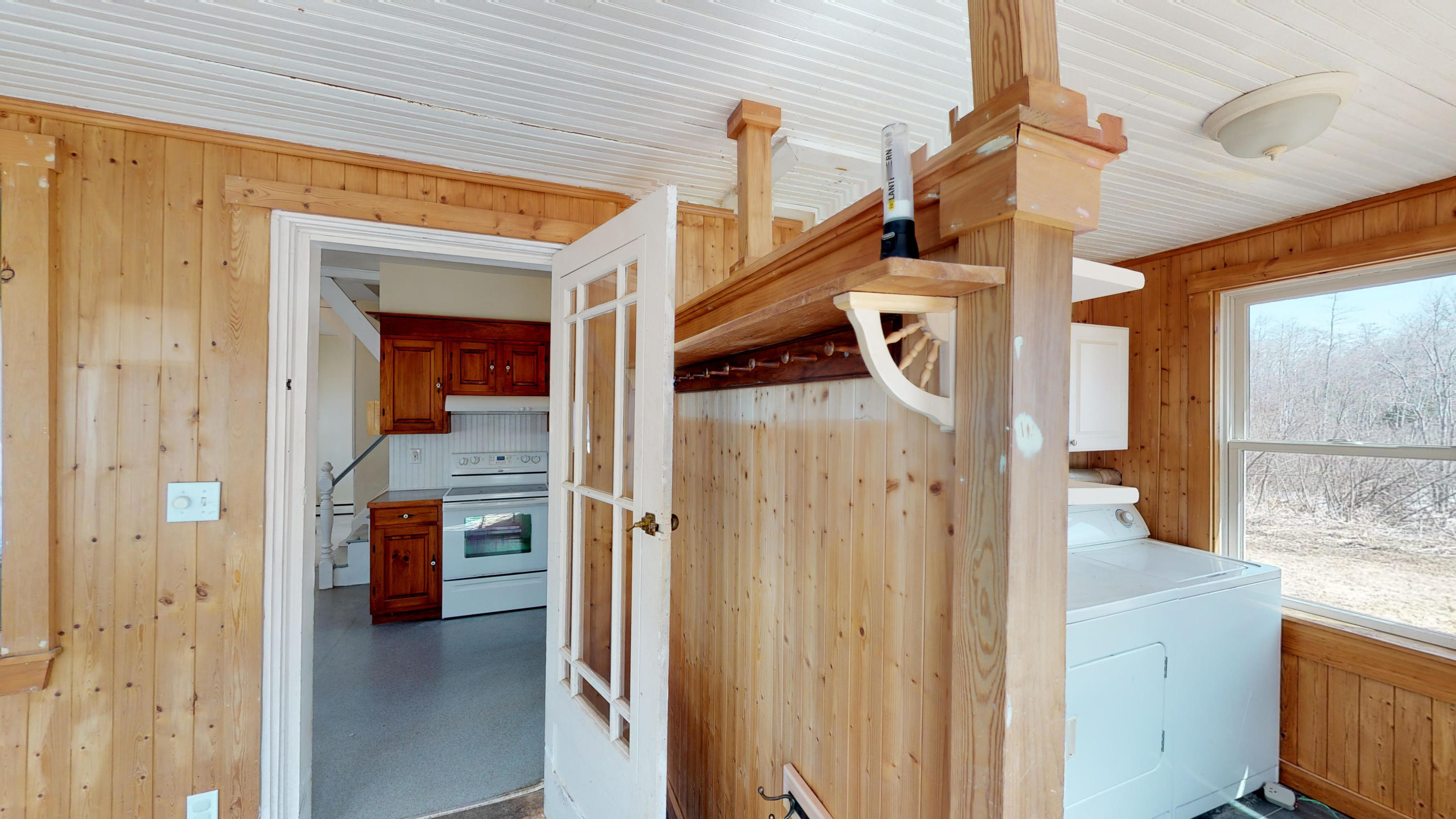 555 River Road Tenants Harbor, ME 04860 - Photo 11 of 23 Mudroom looking into kitchen