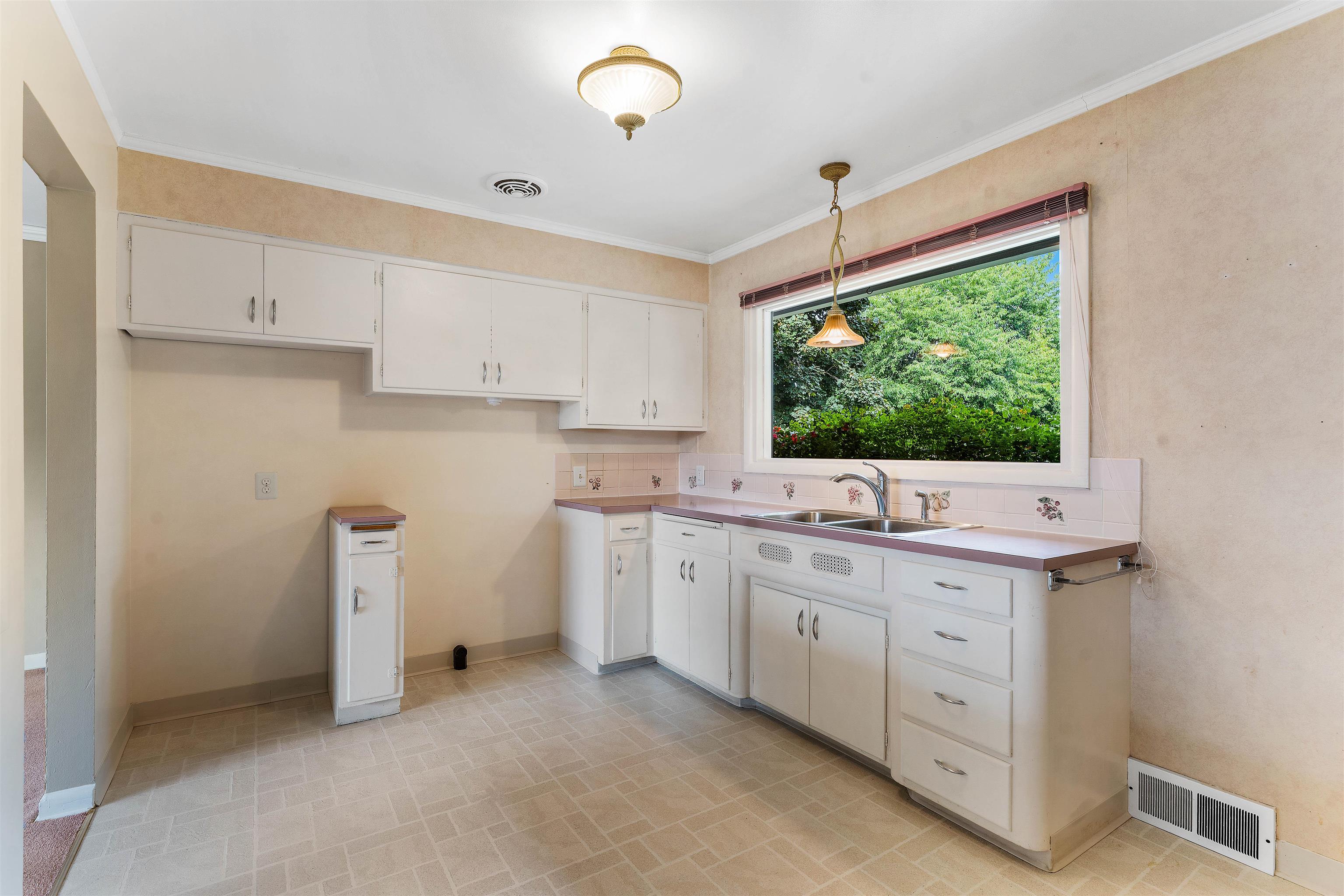 212 North McCabe Road Spokane Valley, WA 99216 - Photo 8 of 23