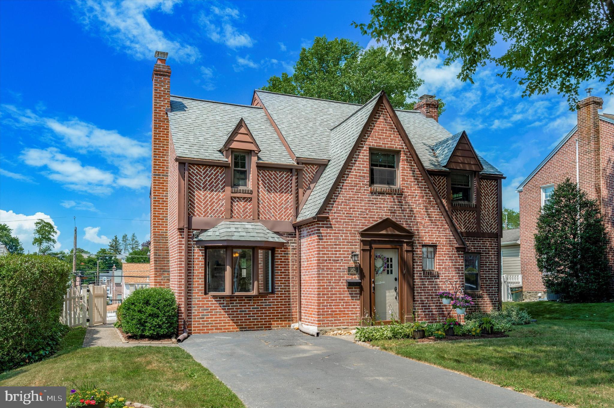 145 Friendship Road Drexel Hill, PA 19026 - Photo 2 of 26