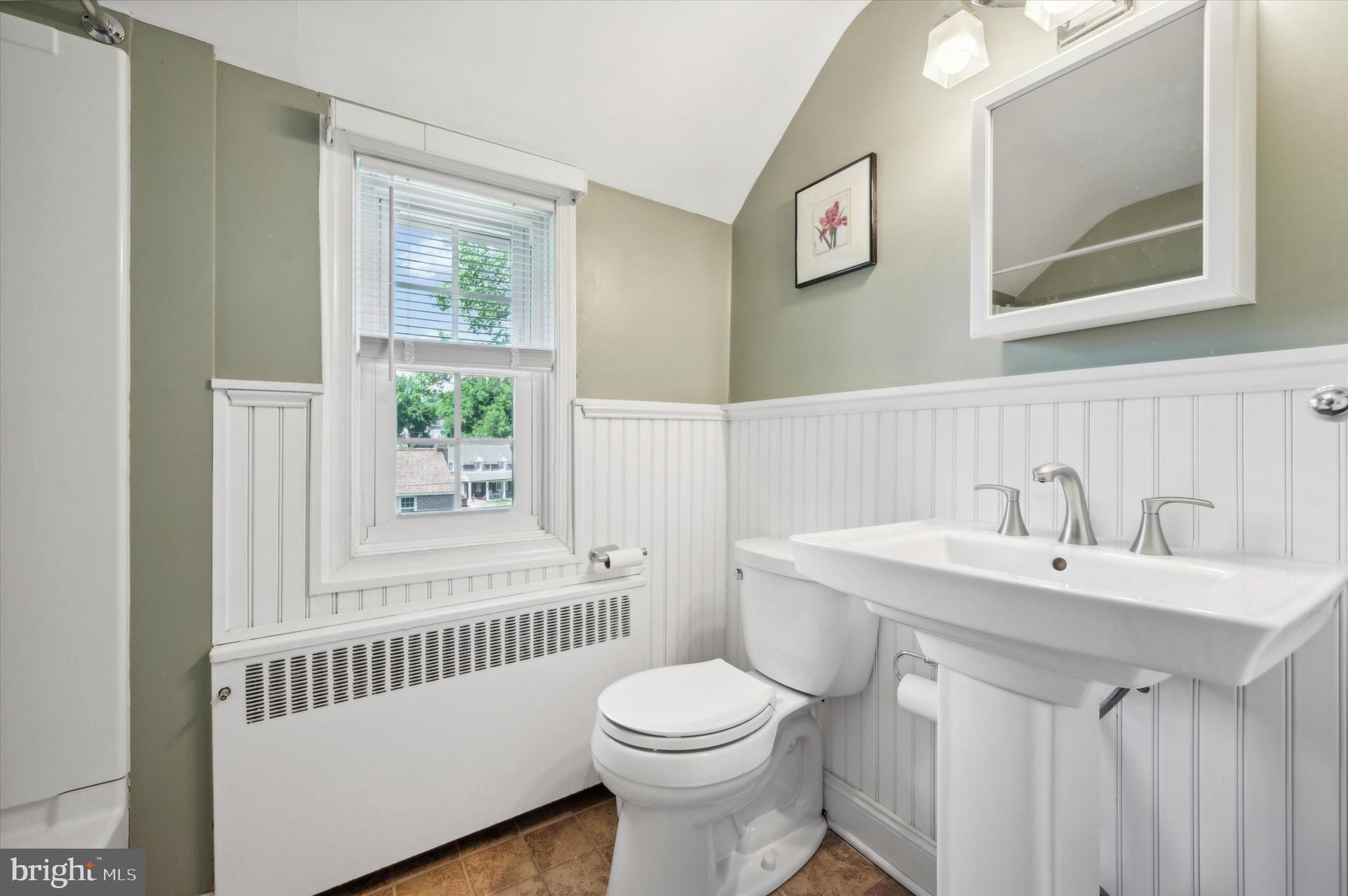 145 Friendship Road Drexel Hill, PA 19026 - Photo 24 of 26 Full Bathroom