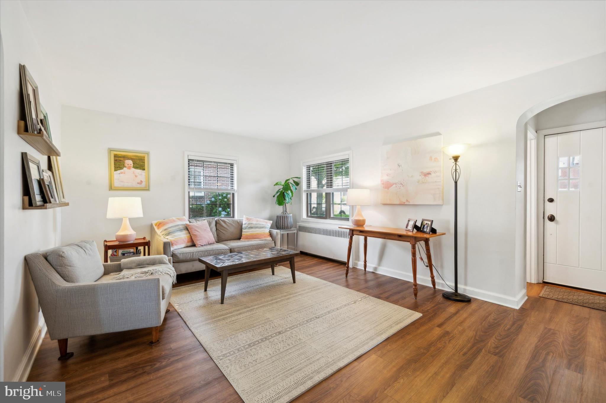 145 Friendship Road Drexel Hill, PA 19026 - Photo 4 of 26 Living Room