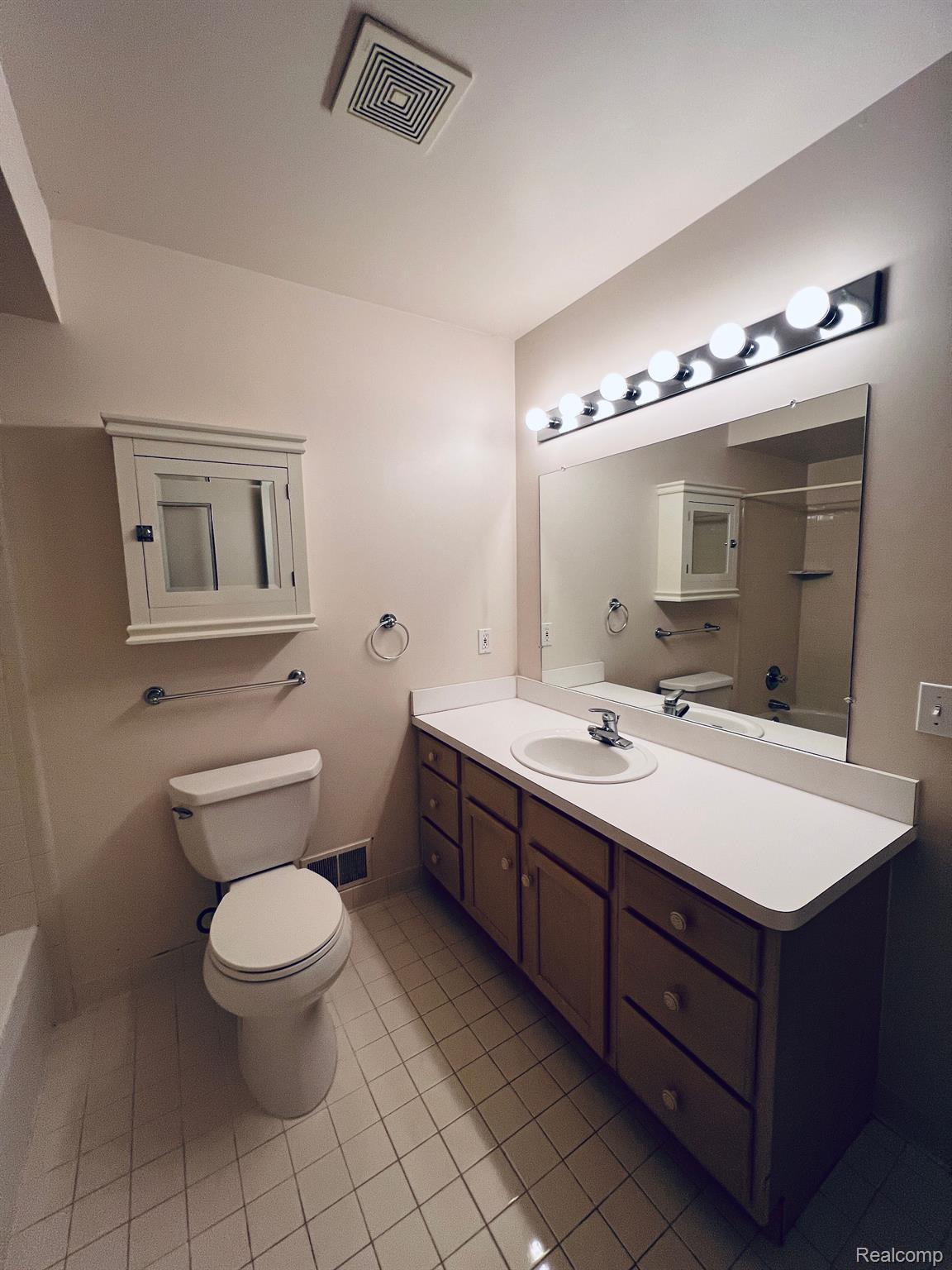 45360 Inverness Circle Macomb, MI 48044 - Photo 39 of 57 Gallery Image 39
