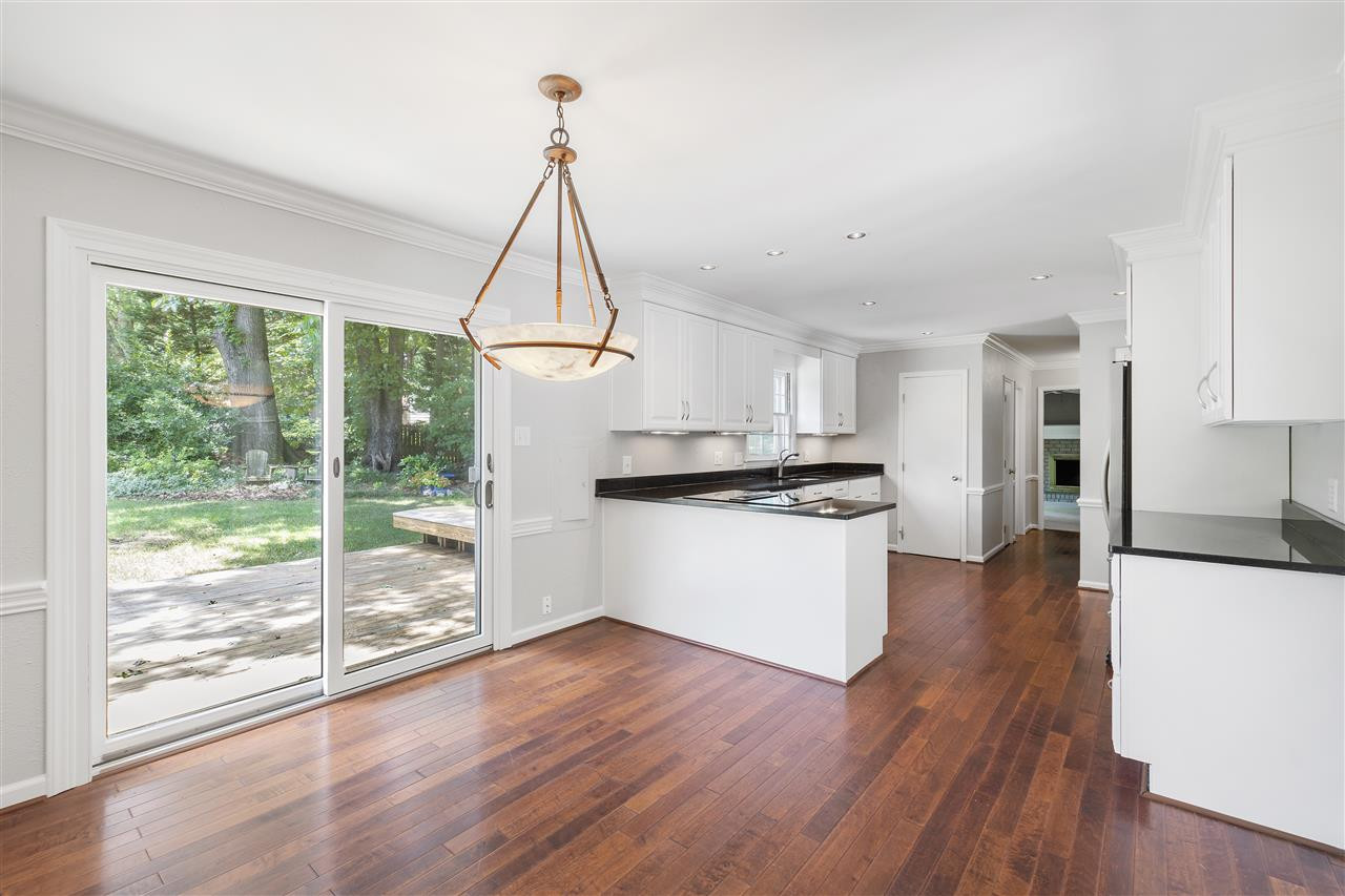 5417 Knollwood Road Raleigh, NC 27609 - Photo 10 of 28 Kitchen
