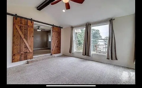 a view of empty room with window
