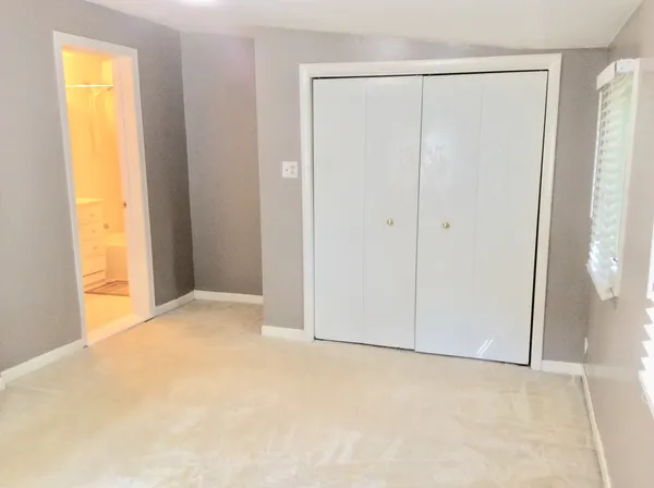 $2,400 | 133 North Woodlawn Street, Wheaton, IL 60187