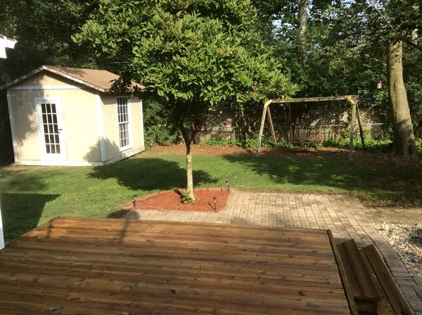 $2,400 | 133 North Woodlawn Street, Wheaton, IL 60187