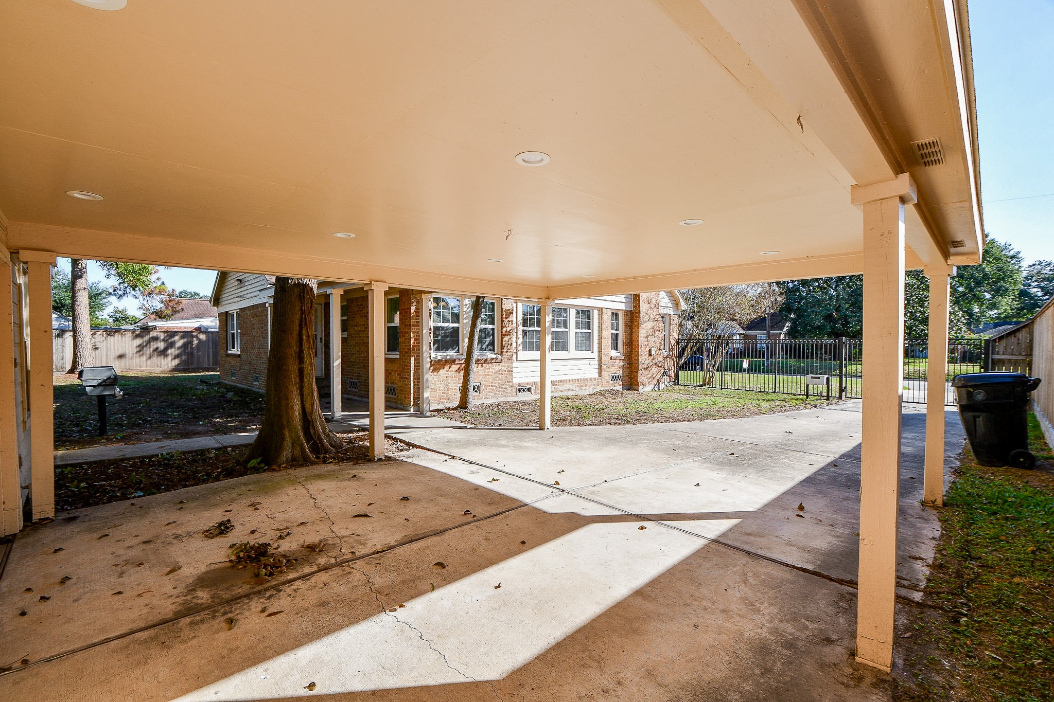 609 Milwaukee Street Houston, TX 77009 - Photo 27 of 32 a view of a porch