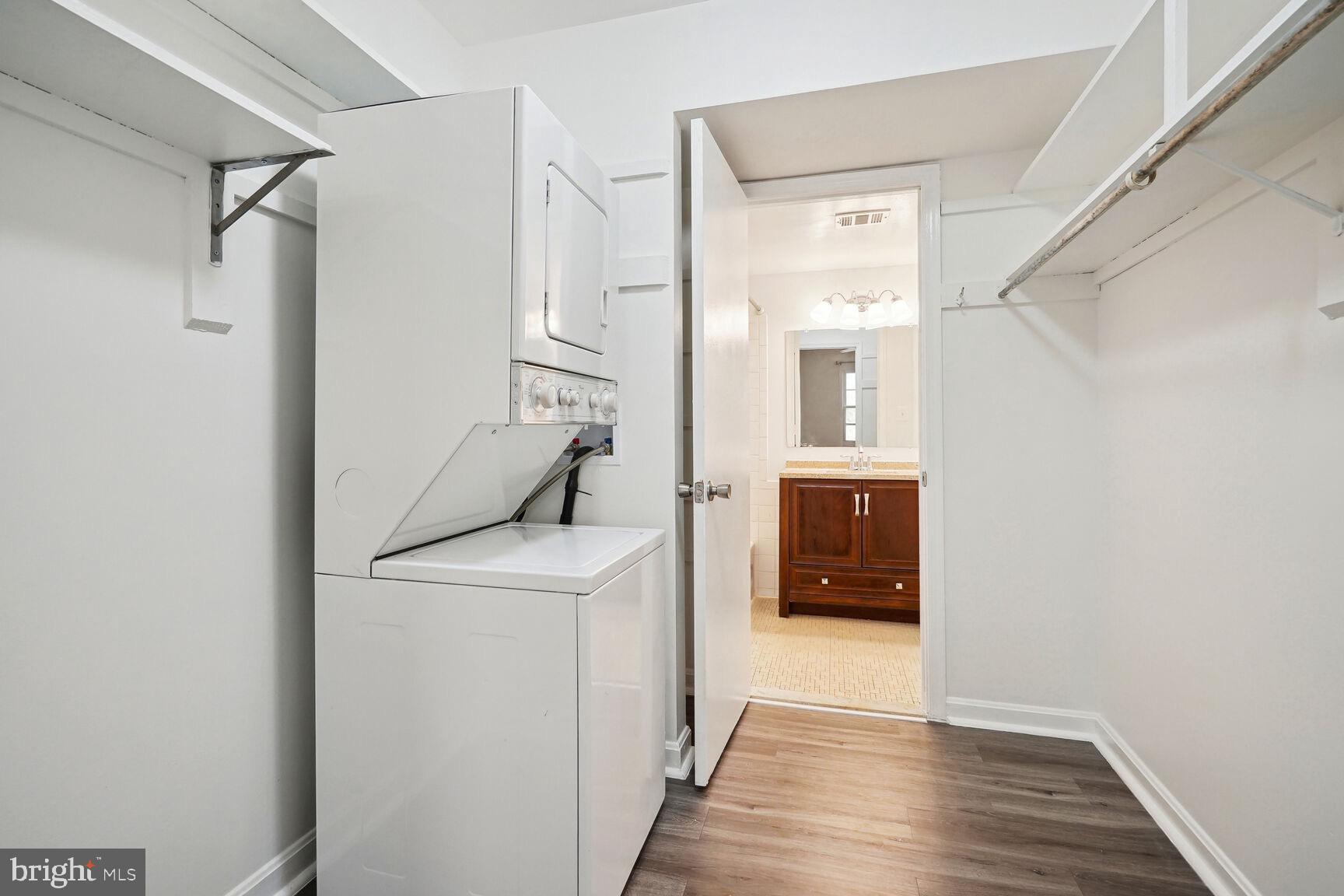 5900 J Prince George Drive, Unit 337 Springfield, VA 22152 - Photo 9 of 16 Laundry/Walk In Closet