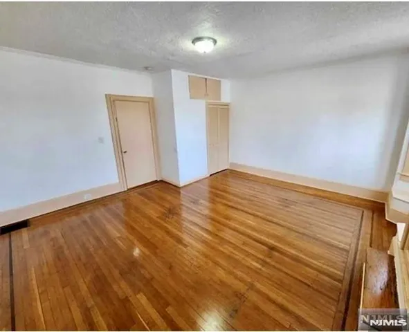 $3,200 | 212 Main Street, Ridgefield Park, NJ 07660