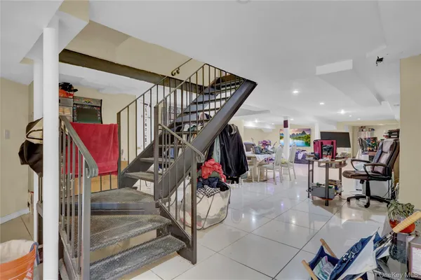 a view of entryway and hall