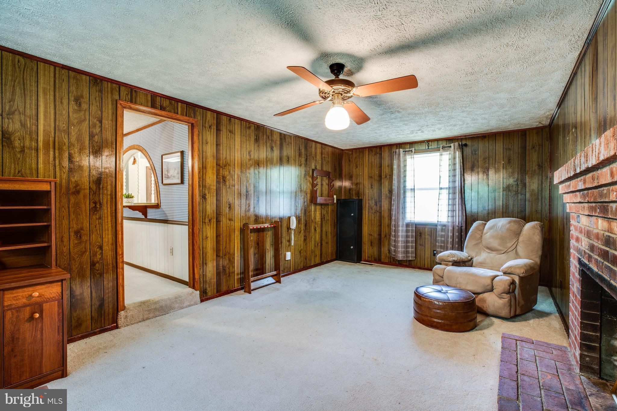 4314 Shepherds Road Partlow, VA 22534 - Photo 13 of 30 a living room with furniture
