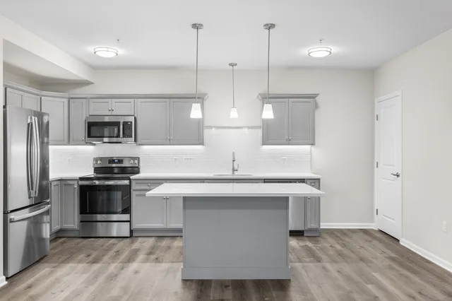 $2,800 | 64 East Mitchell Avenue, Unit 17, Cheshire, CT 06410