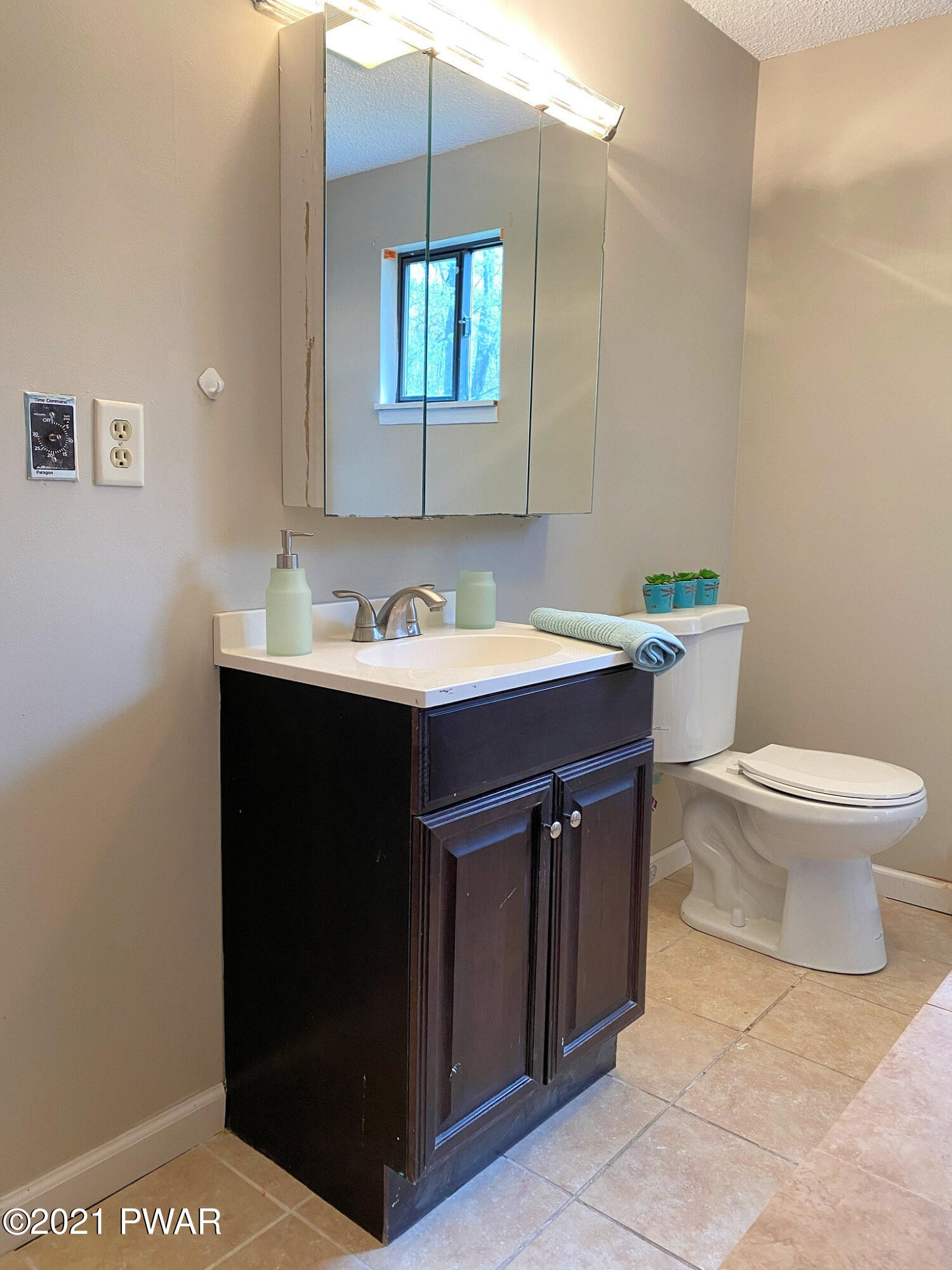 154 Heather Hill Road Dingmans Ferry, PA 18328 - Photo 38 of 58 35 Bathroom 2 view 2