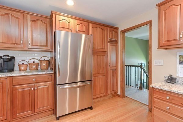 14 Glendale Way Canton, MA 02021 - Photo 8 of 42 Gallery Image 8