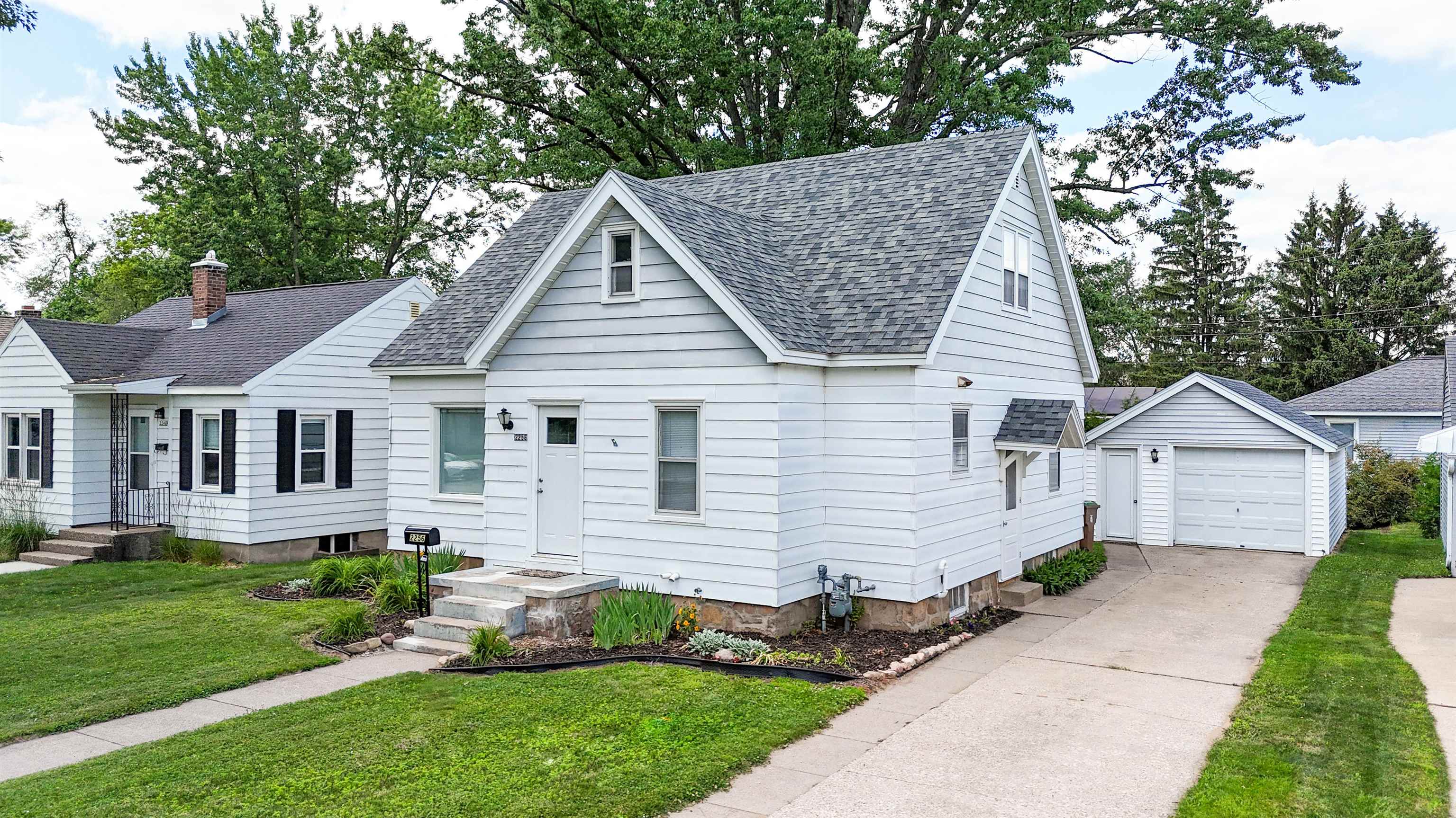 2256 4th Avenue Stevens Point, WI 54481 - Photo 1 of 33