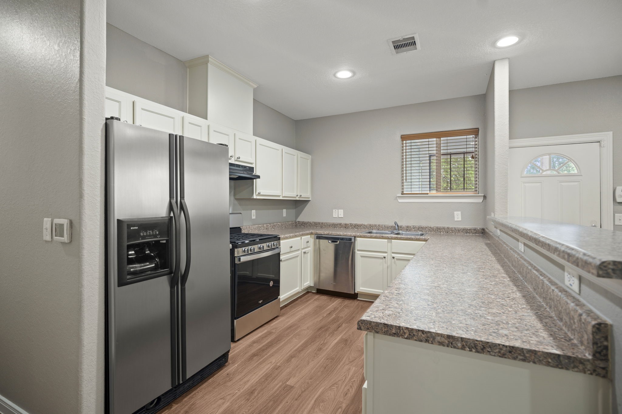 5215 Kingsbury Street Houston, TX 77021 - Photo 3 of 11