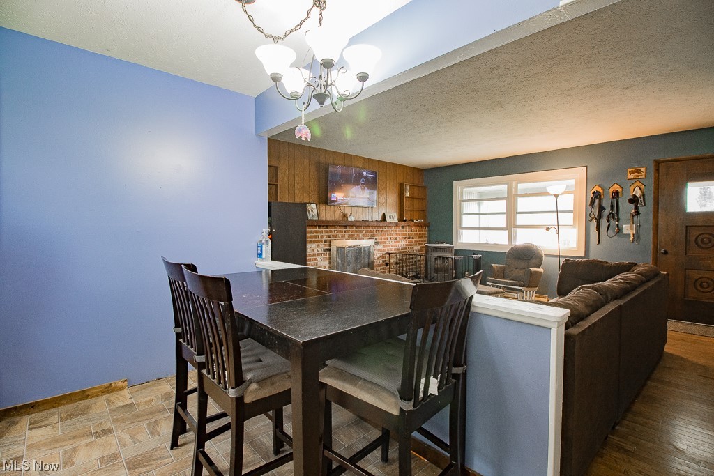10251 Auburn Road Chardon, OH 44024 - Photo 7 of 23 Eating Area open to Family Room