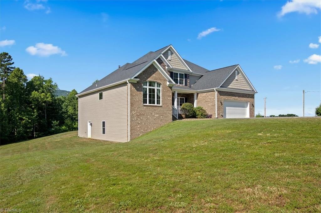 1322 Black Mountain Road Pilot Mountain, NC 27041 - Photo 11 of 45