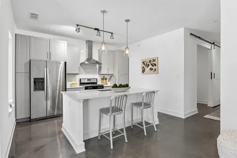$450,000 | 5710 McCommas Boulevard, Unit 101, Dallas, TX 75206