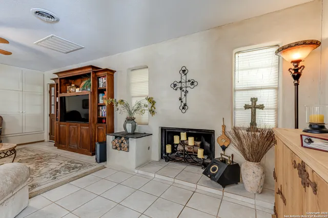 $689,000 | 8651 Bindseil Lane, San Antonio, TX 78266