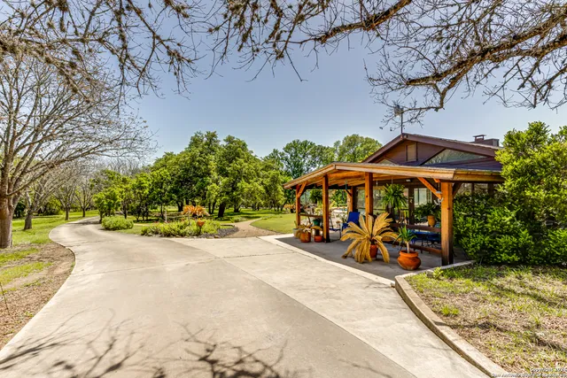 $689,000 | 8651 Bindseil Lane, San Antonio, TX 78266