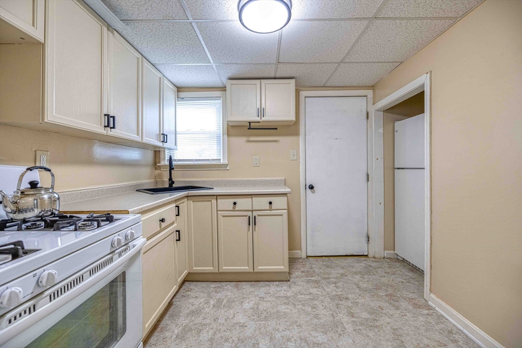 158 Raymond Street, Unit 1 Fall River, MA 02723 - Photo 6 of 13