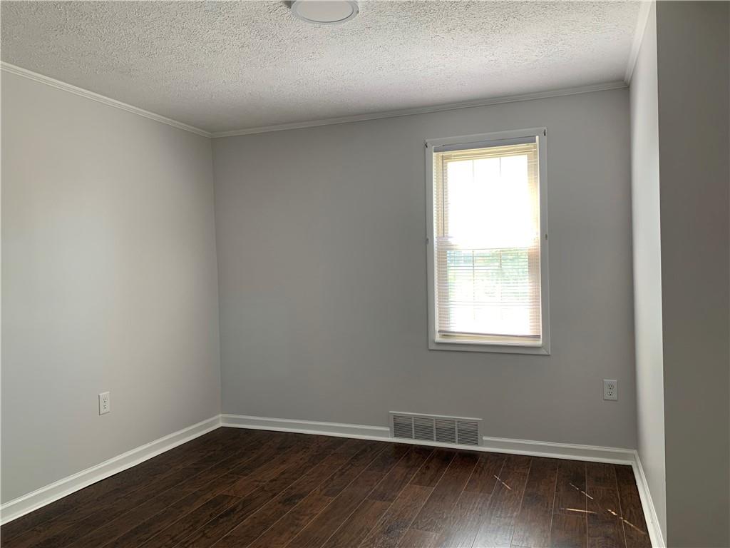881 Bower Hill Road Pittsburgh, PA 15243 - Photo 5 of 22 Gallery Image 5