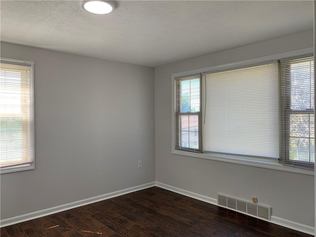 881 Bower Hill Road Pittsburgh, PA 15243 - Photo 9 of 22 Gallery Image 9